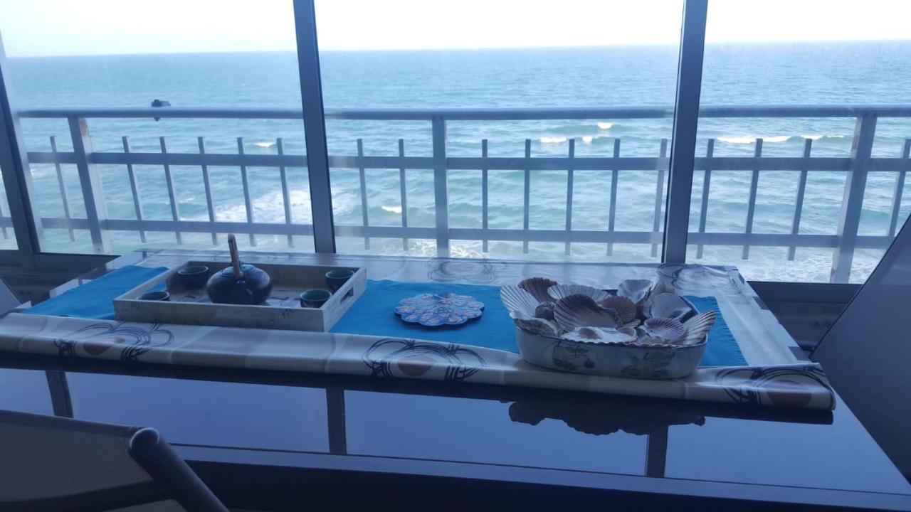 Blue Double Private Room At Front Beach - Habitacion Doble En La Playa Valencia Exterior photo