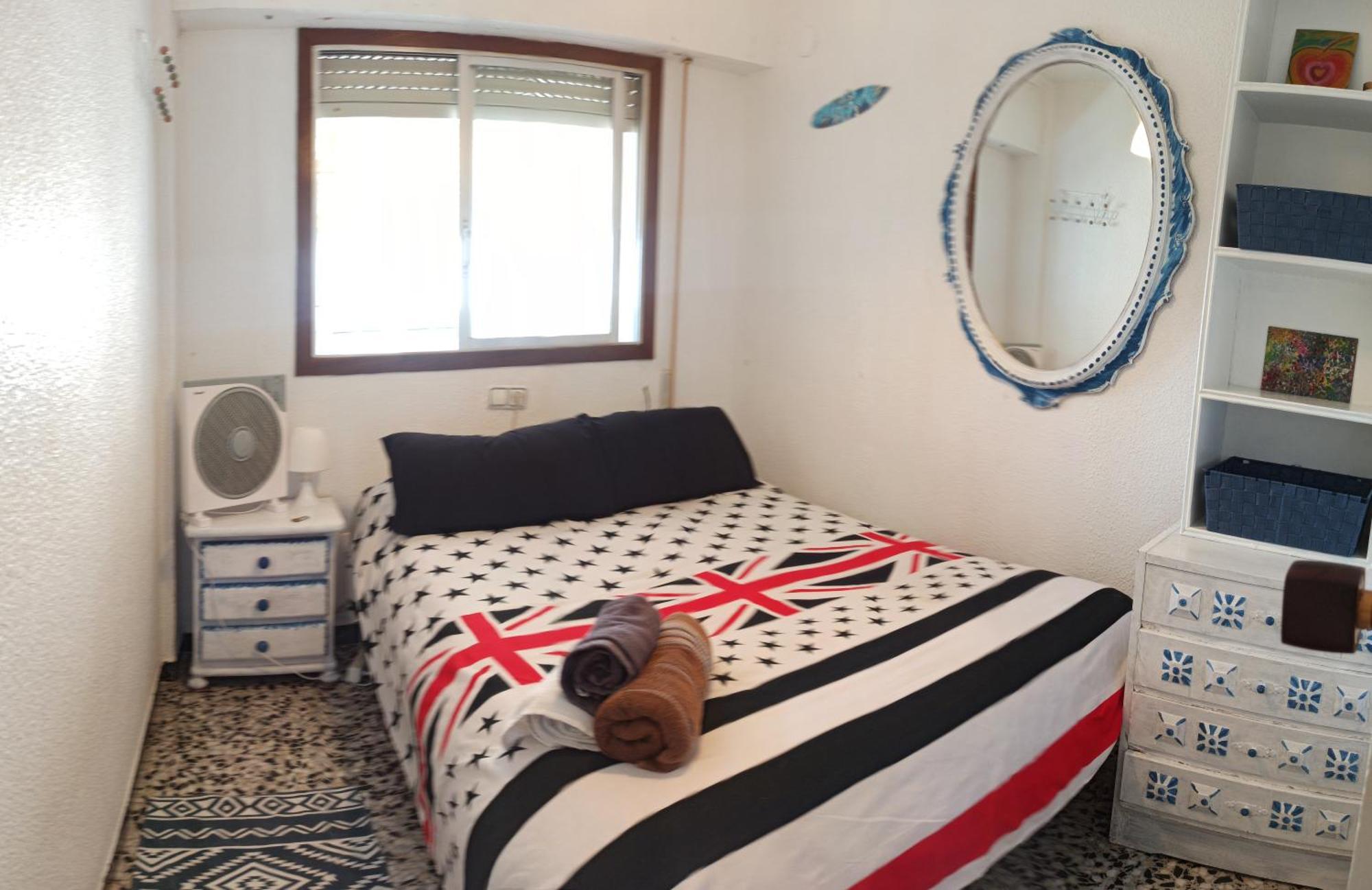 Blue Double Private Room At Front Beach - Habitacion Doble En La Playa Valencia Exterior photo
